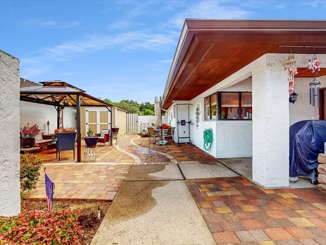 Enter the massive Courtyard