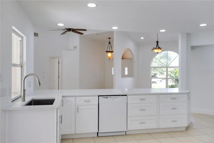Brand NEW kitchen cabinets