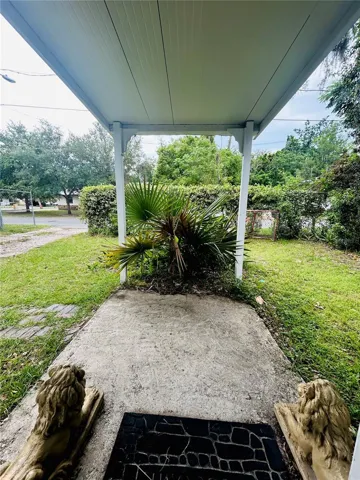 520 NW 26TH AVE 32609 GC541347 - PORCH VIEW