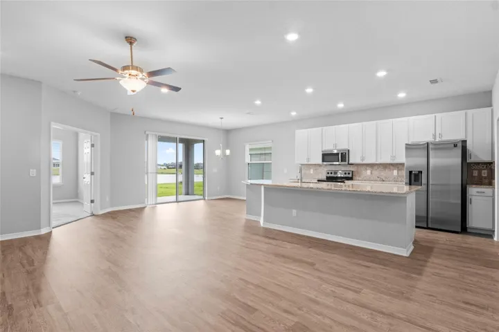 kitchen, dining and family room seamlessly blend together