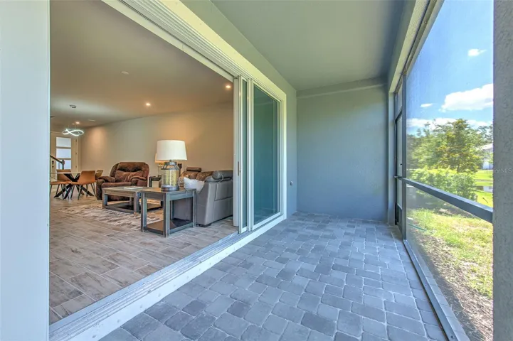 Large Screened Lanai with Pavers