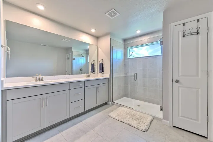 En Suite Bath with Dual Sinks & Shower