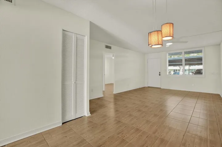 Living / Dining Area