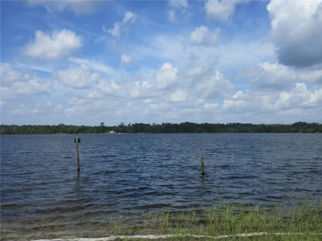 Access to North Lake