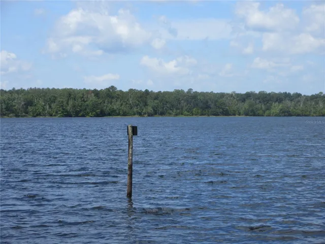 Access to North Lake