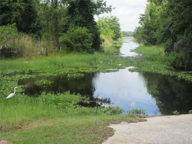 Private Boat ramp to North Lake