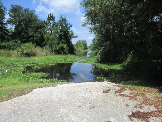 Private Boat ramp to North Lake
