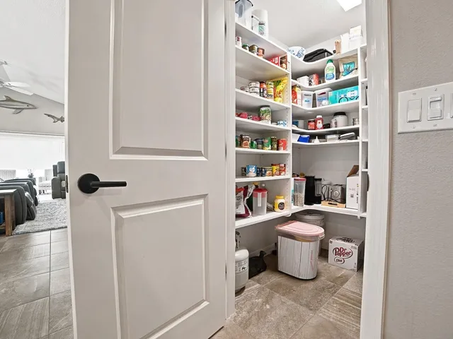 LARGE WALK-IN PANTRY!