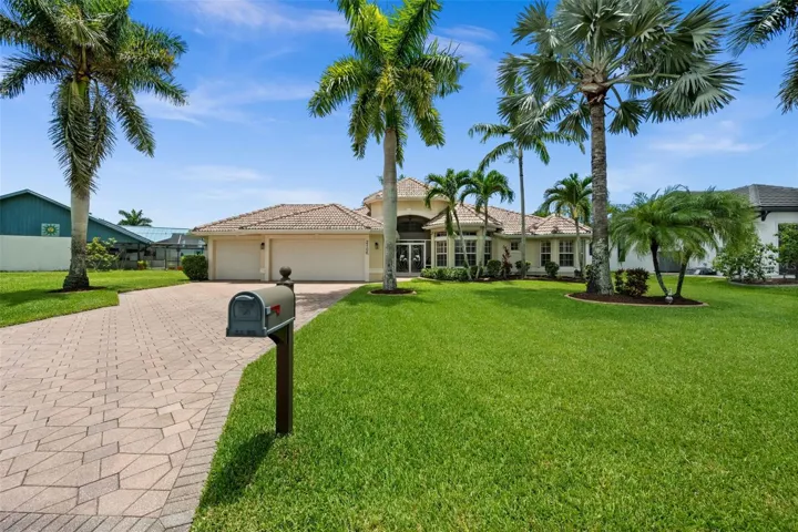 Beautiful Paver driveway and 3 car garage