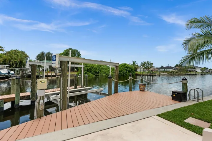 Dock equipped with 13,000 lb lift. Be ready for boating adventures any time!