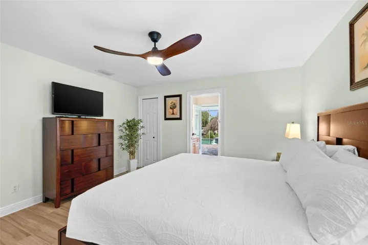 2nd bedroom has ensuite bath