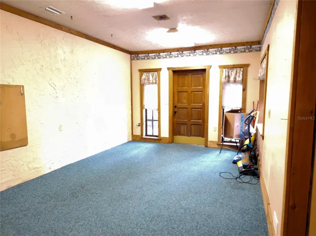 20 X 11 3RD BR. TWO OUTSIDE ACESSS DOORS