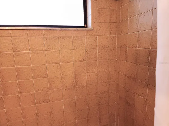 TILE IN EXCELLENT CONDITON