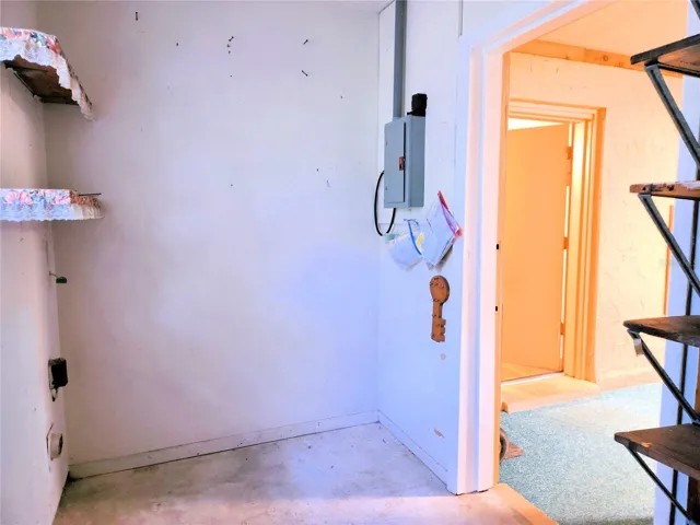 6 X 11 LAUNDRY/UTILITY