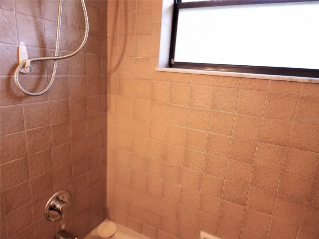 TILE IN EXCELLENT CONDITON