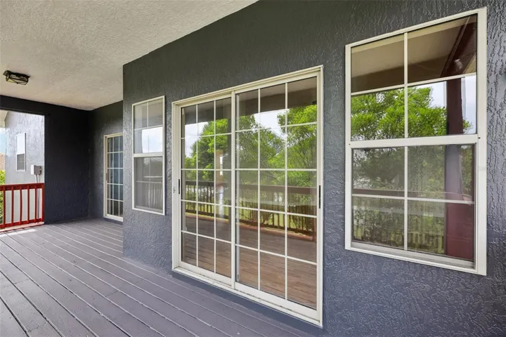 2nd floor balcony