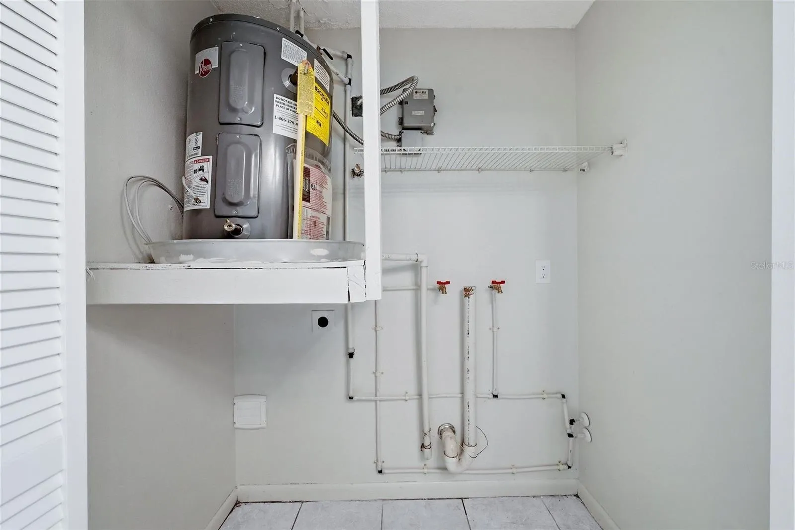 Washer/Dryer hook-ups in the kitchen