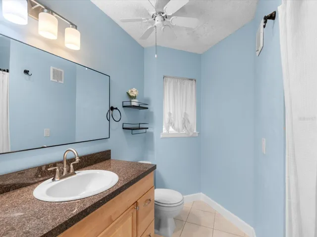 Primary En-Suite Bathroom
