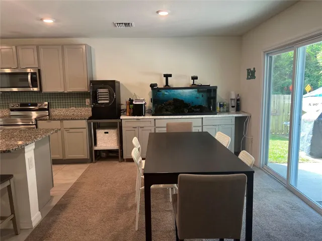 Kitchen/dining area
