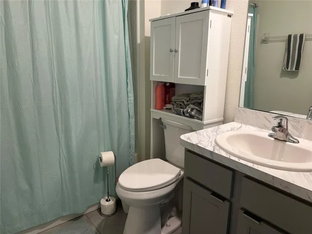 Downstairs full bath