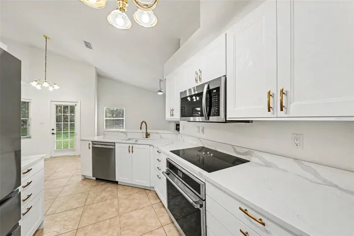 Beautifully updated kitchen