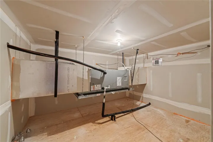 3rd floor air conditioned 10x10 storage space