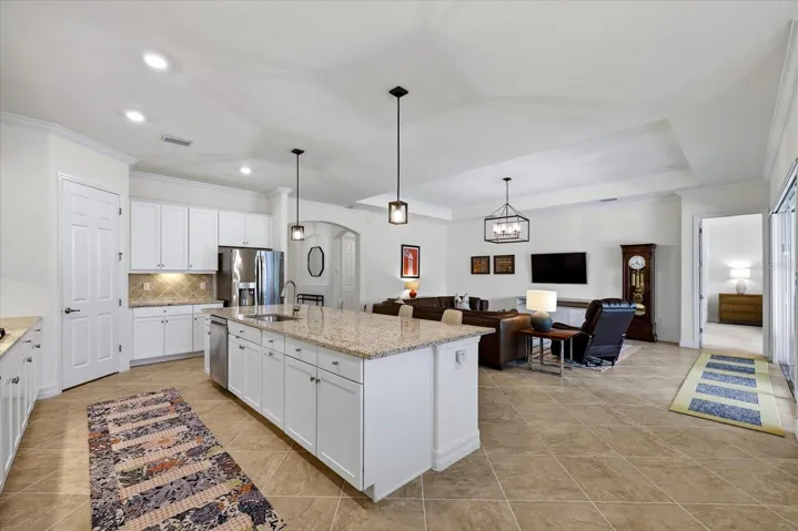 OPEN FLOOR PLAN