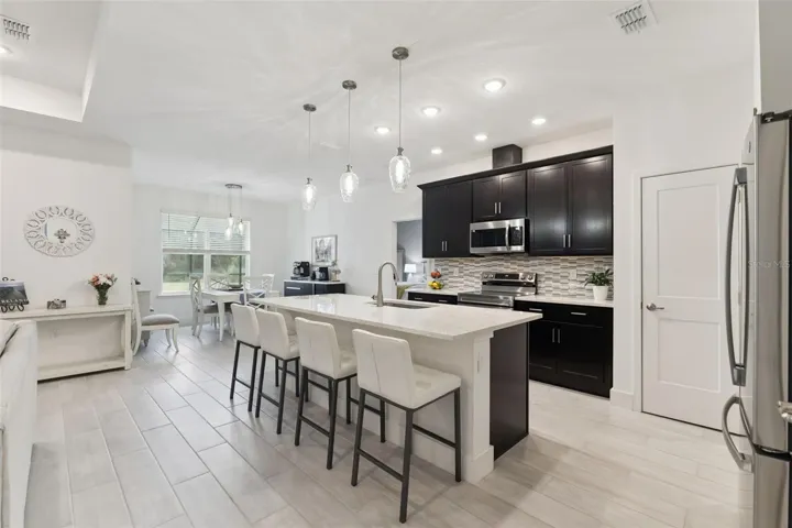 Inviting Breakfast Bar