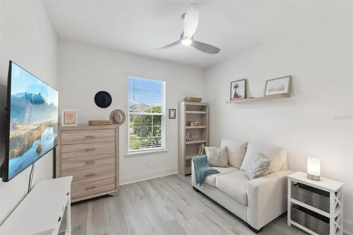 Bedroom #1 - Light & Bright!