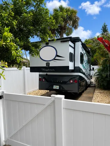 Park RV/BOAT/GOLF CART all in private
