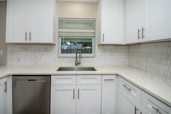 Kitchen - Quartz Countertops