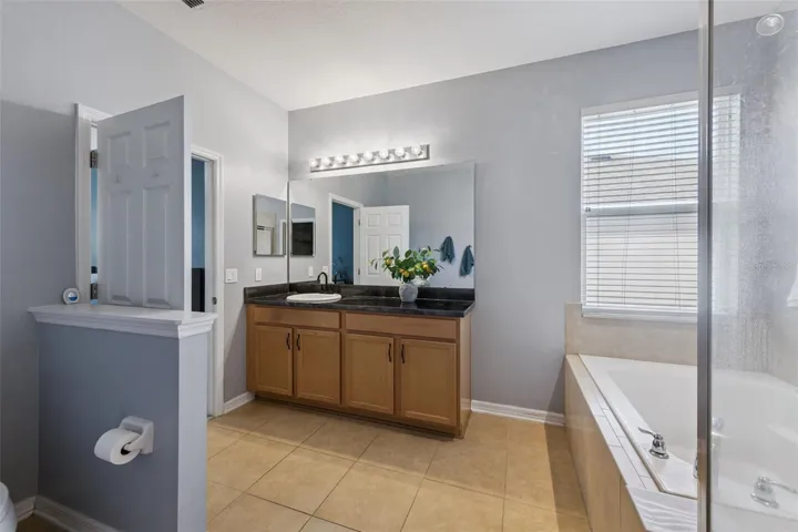 En-suite in primary bathroom