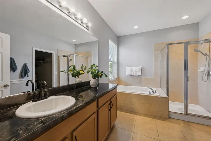 En-suite in primary bathroom