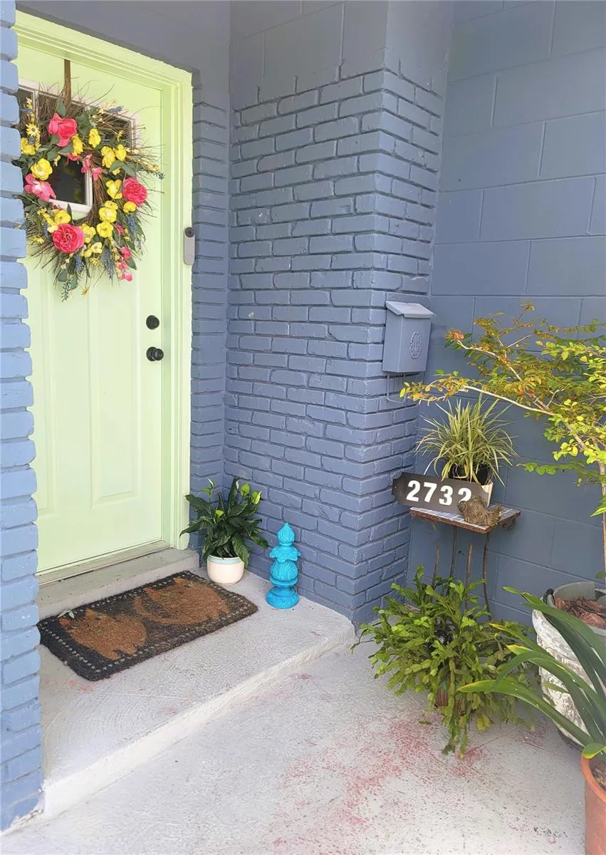 WELCOME HOME!  To 2732 Walnut Street - your next Happy Home!