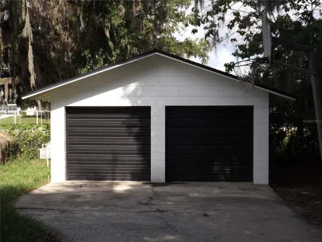 Detached Garage