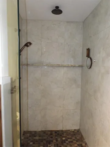 Dual shower heads