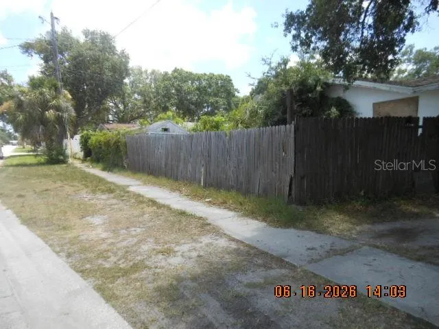 side L street view