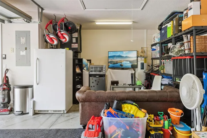 Oversized 2 car garage