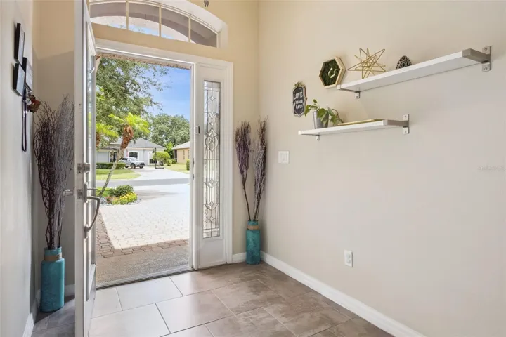 Entry/Foyer