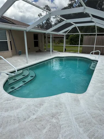 With a little TLC, this could be your Florida dream home.