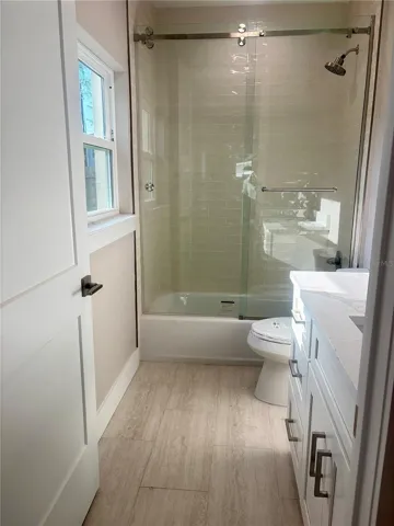 First Floor En Suite Bath