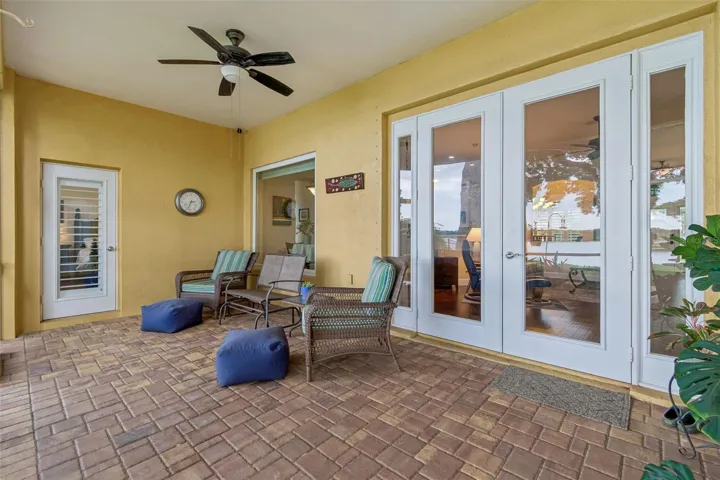 Screened in Lanai, withlake view