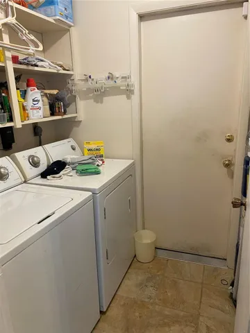 Laundryroom is off the kitchen