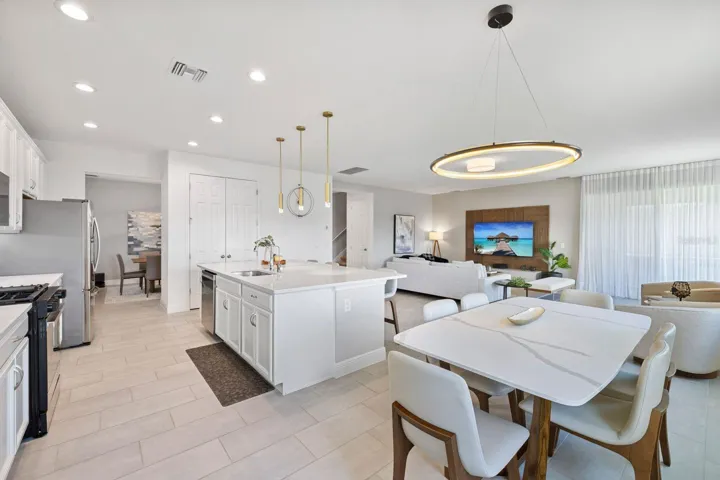 Kitchen/Family room overview