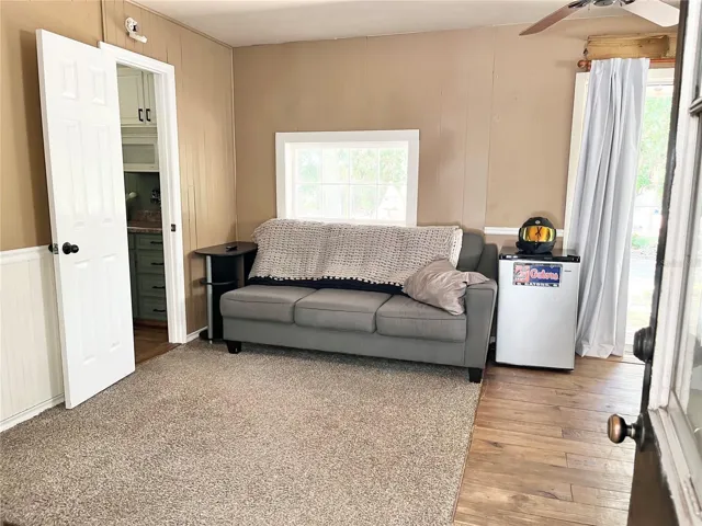 Bed 4 (multi-purpose room)