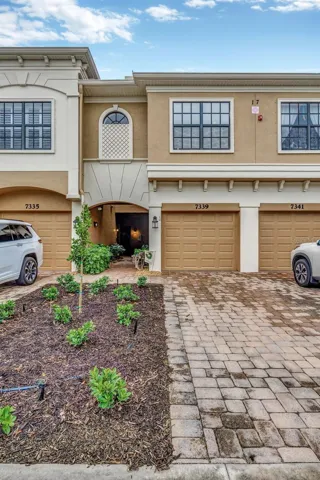 1 car garage  with private driveway