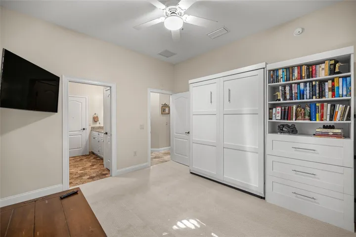 MURPHY BED