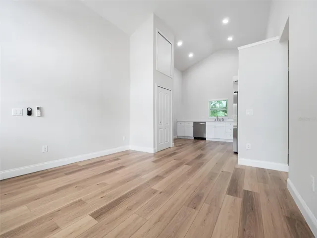 1507 Catherine St - Unit B, Living &amp; Kitchen