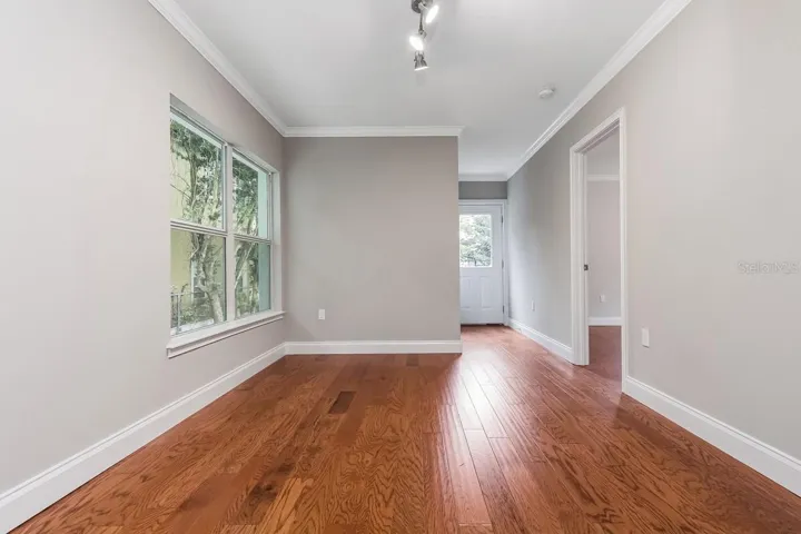 1505 Catherine St - Main House, Primary Bedroom Foyer