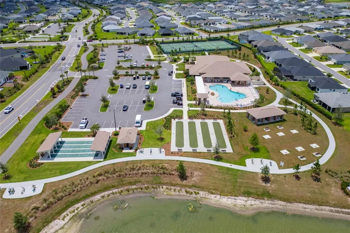 Aerial view of Saluki Recreation amenities near the home.